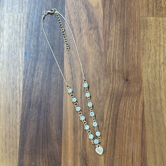 Gold Tone Clear Sparkling Rhinestone Jewel Heart Shaped Simple Pendant Necklace - Picture 6 of 7